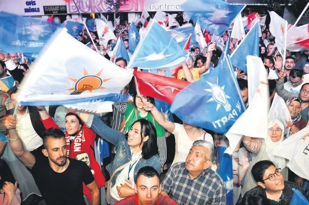 Başkan Erdoğan'ın talimatıyla vekiller sahaya indi halkın nabzını tuttu: AK Parti’ye güven artıyor!