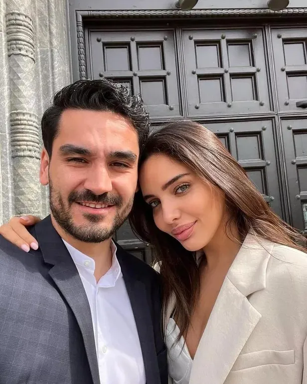 bodruma-adete-demir-attilar-ilkay-gundogan-ve-esi-sara-arfaoui-70-milyon-tlye-kadar-luks-siteden-ev-bakiyor-1657132877869.jpeg Bodrum'a adeta demir attılar! İlkay Gündoğan ve eşi Sara Arfaoui 70 milyon TL'ye kadar lüks siteden ev bakıyor-5