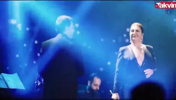 Sibel Can konserden paylaştı! Vücudunu saran elbiseyle dikkat geçti