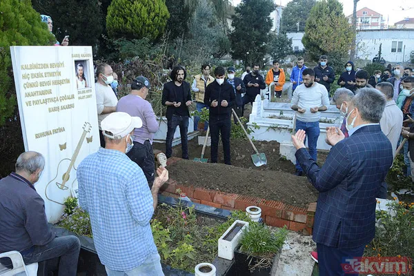 Hatice Akarsu, oğlu Barış Akarsu'nun yanına defnedildi - 10