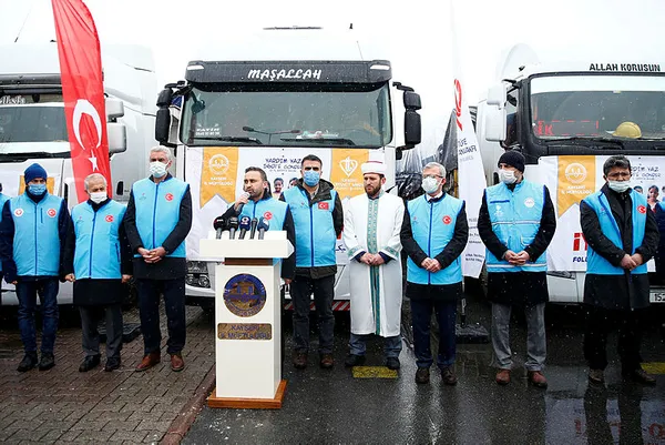 kayseriden-suriyedeki-savas-magdurlarina-30-milyon-liralik-3-tir-yardim-malzemesi-gonderildi-1643975974332.jpg