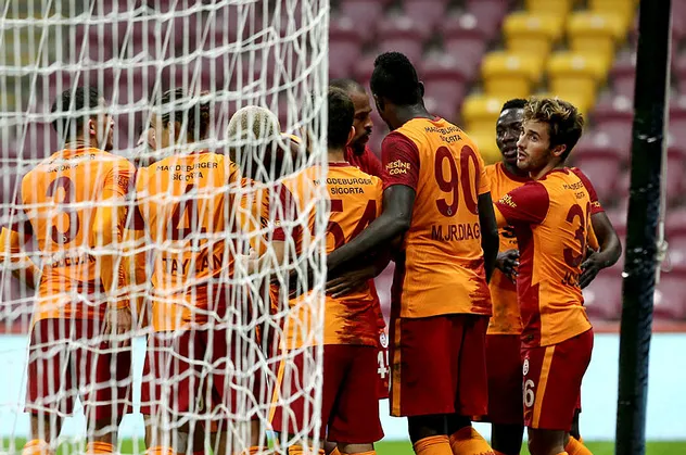 Son 13 yılın en iyisi! Galatasaray savunmasıyla ayakta kalıyor