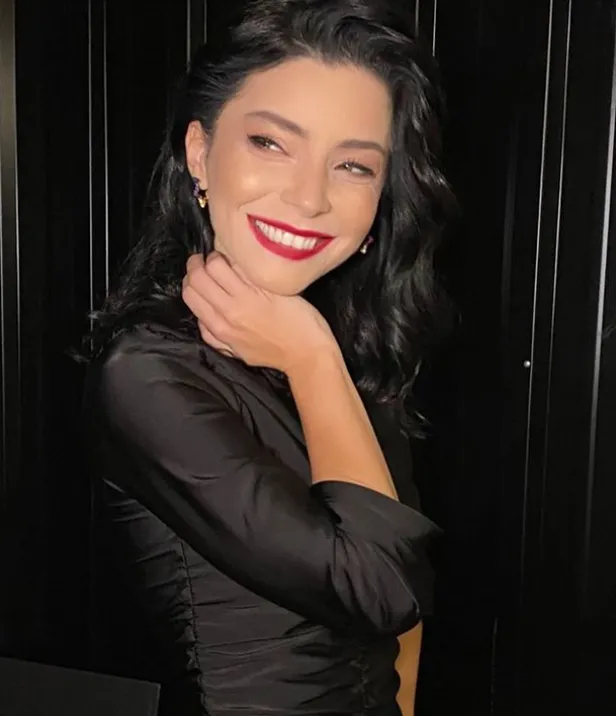 Merve Boluğur şimdi de buna soyundu! Işın Karaca tartışmanın fitilini ateşledi! "Bir sen eksiksin!"-3