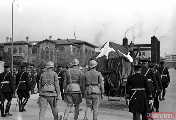 Arşivlerden çıkan fotoğraflarla 10 Kasım 1938 günü ve sonrasında yaşananlar! Büyük Önder Mustafa Kemal Atatürk'ün vefatı - 18