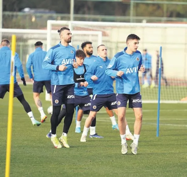 besiktas-teknik-direktoru-onder-karaveli-antalya-kampinda-onemli-aciklamalar-yapti-1643579882294.jpeg Beşiktaş Teknik Direktörü Önder Karaveli, Antalya kampında önemli açıklamalar yaptı-8