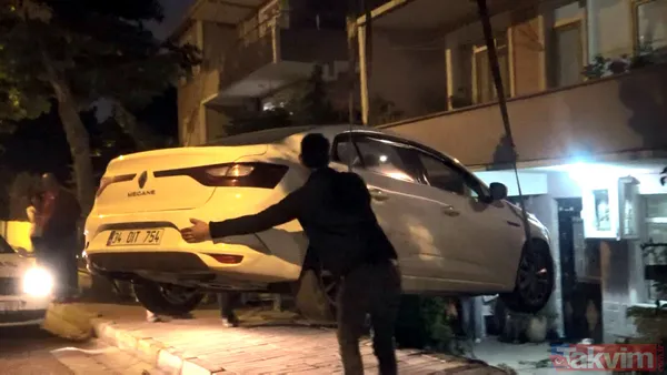 SON DAKİKA: İstanbul Avcılar'da otomobil bahçeye girdi: Dede ve torun 5 dakikayla kurtuldu! Dehşet anları kamerada - 7