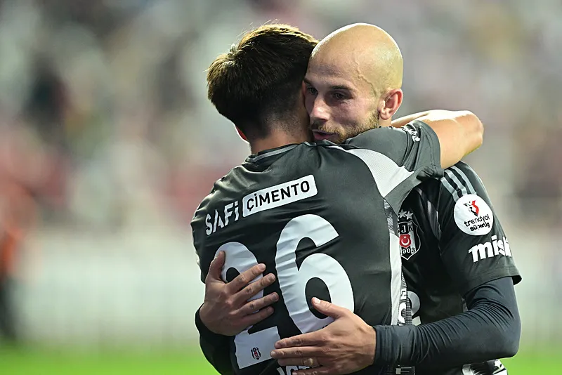 Beşiktaş'ın Antalyaspor maçı sonrası şok yorum! "Sergen'in ihaneti" - 6