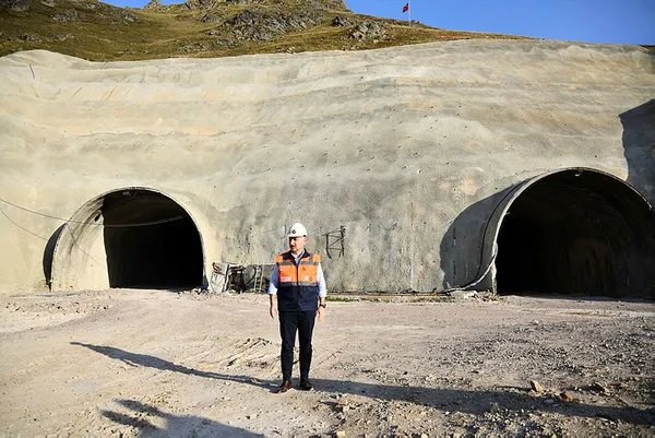 ulastirma-ve-altyapi-bakani-adil-karaismailoglu-derelerden-etkilenmeyecek-projeler-yapilacak-1598989818871.jpg Ulaştırma ve Altyapı Bakanı Adil Karaismailoğlu: Derelerden etkilenmeyecek projeler yapılacak-6