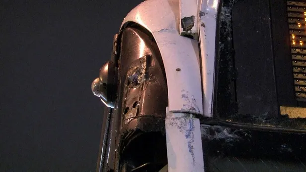 sik-sik-arizalanan-ve-kazaya-karisan-iettler-yine-bildiginiz-gibi-esenyurtta-otobus-kamyona-arkadan-carpti-1643743427731.jpeg Sık sık arızalanan ve kazaya karışan İETT'ler yine bildiğiniz gibi! Esenyurt'ta otobüs kamyona arkadan çarptı-3