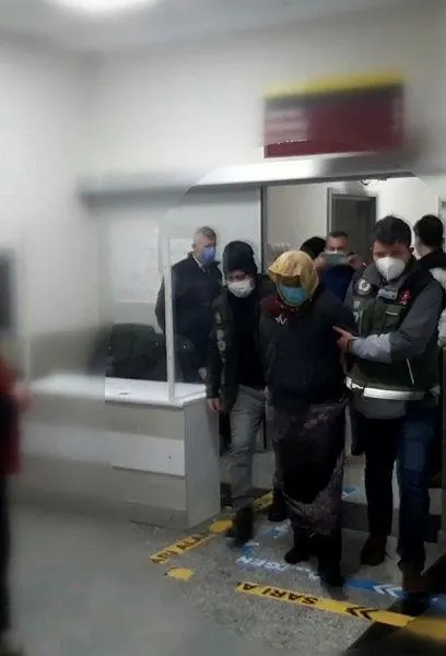 SON DAKİKA: Kadın elbisesi giyerek kaçmaya çalışırken yakalandı: 16 yıl 9 ay 2 gün hapis cezası bulunuyordu-2