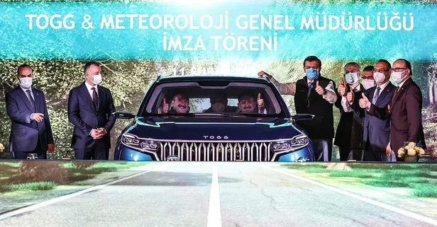 Sanayi ve Teknoloji Bakanı Mustafa Varank yerli otomobilin üretileceği TOGG fabrikası inşaat sahasında incelemede bulundu