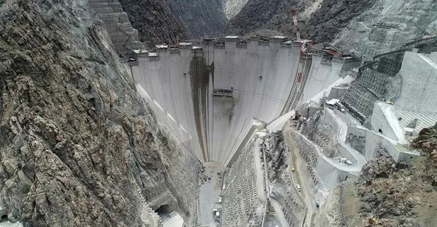 Yusufeli’de 211 metreye ulaşıldı