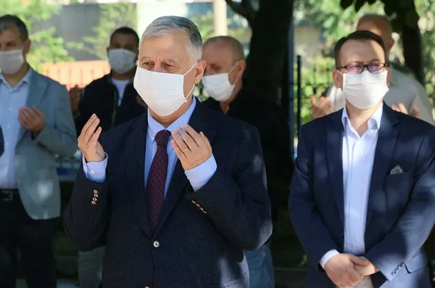 Son dakika: Kara Kuvvetleri Komutanı Orgeneral Ümit Dündar'ın annesi toprağa verildi