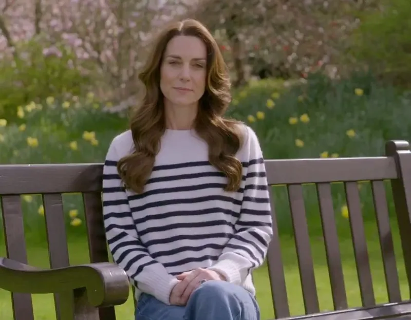 herkes-onu-ariyordu-galler-prensesi-kate-middleton-ortaya-cikti-meger-kanser-tedavisi-goruyormus-1711131486042.jpeg Galler Prensesi Kate Middleton çektiği video ile ortaya çıktı | İngiltere'yi sarsan haberi kendisi duyurdu! Bunca zaman neredeydi?-8