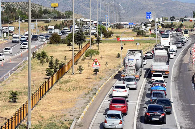 43 ilin bağlantı noktası Kırıkkale'de trafik kilit