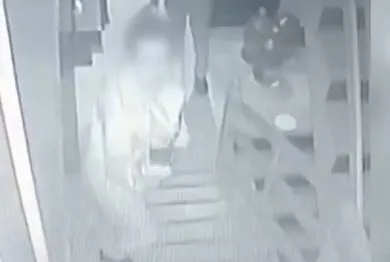 CHP’liler depremzedelerin kaldığı oteli bastı