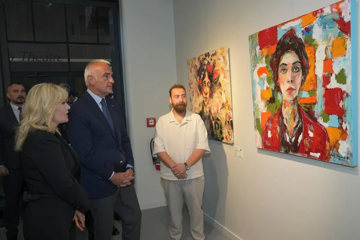 bakan-ersoy-duyurdu-istanbul-kultur-yolu-festivali-400den-fazla-etkinlikle-kapilarini-acti-1790408739672.jpg Bakan Ersoy duyurdu: İstanbul Kültür Yolu Festivali konserler, sergiler ve gastronomi rotalarının yer aldığı 400'den fazla etkinlikle kapılarını açtı!-5