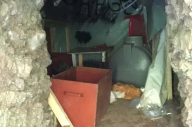 SON DAKİKA: Komandolar Hakurk'ta  PKK’ya ait 4 girişi bulunan 13 odalı bir mağarayı imha etti