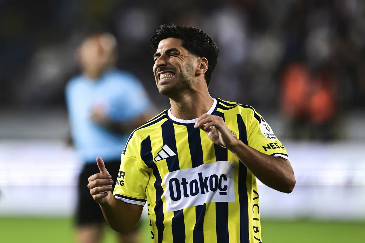 1793345222860.jpg Fenerbahçe'de şok ayrılık kararı! Taraftarın sevgilisi ile veda yakın-2