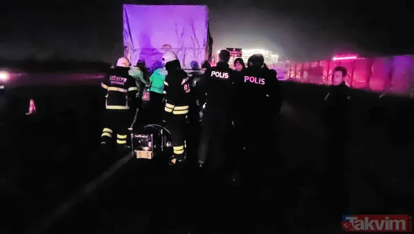 Tekirdağ'da feci kaza! Arkadan çarptığı kamyona saplanan otomobil metrelerce sürüklendi: Sürücü ağır yaralı - 4