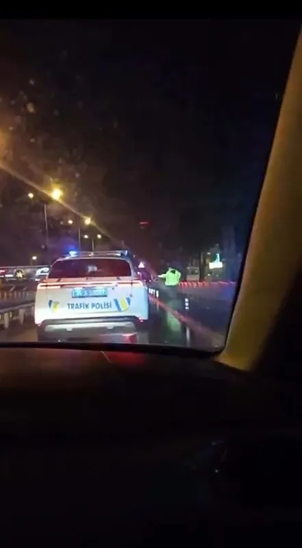 esenyurtta-aracini-polisin-uzerine-alkollu-surucu-tutuklandi-1769251070123.jpeg Esenyurt’ta aracını polisin üzerine alkollü sürücü tutuklandı-2