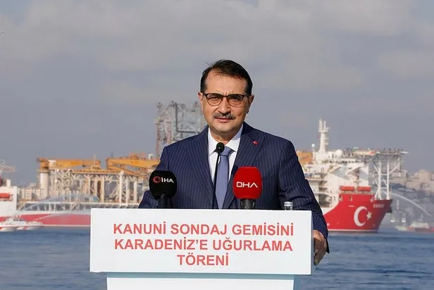 SON DAKİKA: Kanuni Sondaj Gemisi Karadeniz'e uğurlandı: Başkan Erdoğan helikopter ile üstünden geçti-7