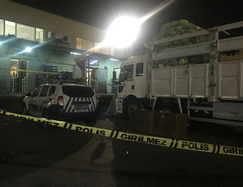 Meyve sebze halinde silah sesleri: Yaralılar var