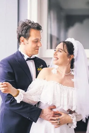 Önce bebek sonra evet: Demet Evgar ile Levent Babataş ile dün Rumelihisarı'ndaki evinde nikah masasına oturdu-2