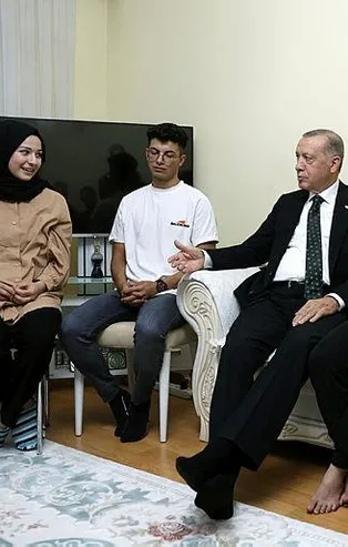 Başkan Erdoğan'ın çay sohbetine gittiği Çaşmaz ailesi o anları anlattı: "Seni görmez bile diye dalga geçtiler"