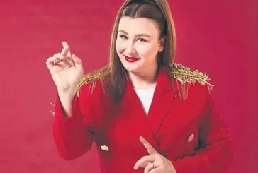 Yasemin Sakallıoğlu depremzedeler için yardımlarını sürdürüyor! Şimdi de...