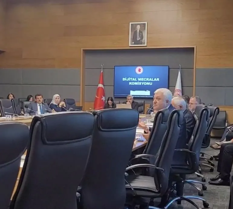 tbmmde-googlei-terleten-siz-neye-razisiniz-sorusu-turkuvaz-medyali-ornek-turkiyede-toplumsal-mutabakata-gidiyo-1719312772118.jpeg TBMM'de Google'ı terleten "Siz neye razısınız? sorusu! 'Turkuvaz Medya'lı örnek: Türkiye'de toplumsal mutabakata gidiyor bu iş-7