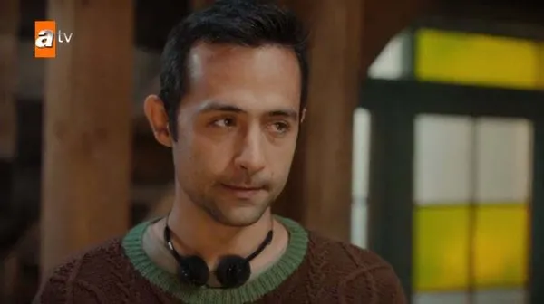 ates-kuslarina-damga-vuran-sahne-kara-aliyi-bitirecek-videoyu-mercana-gonderdi-1686947378858.jpg Ateş Kuşları'na damga vuran sahne: Kara, Ali’yi bitirecek videoyu Mercan’a gönderdi!-4