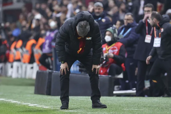 galatasarayda-domenec-torrent-topun-agzinda-goztepe-macinda-kotu-sonuc-alinirsa-yollanacak-1644743714667.jpg Galatasaray'da Domenec Torrent topun ağzında! Göztepe maçında kötü sonuç alınırsa yollanacak-4