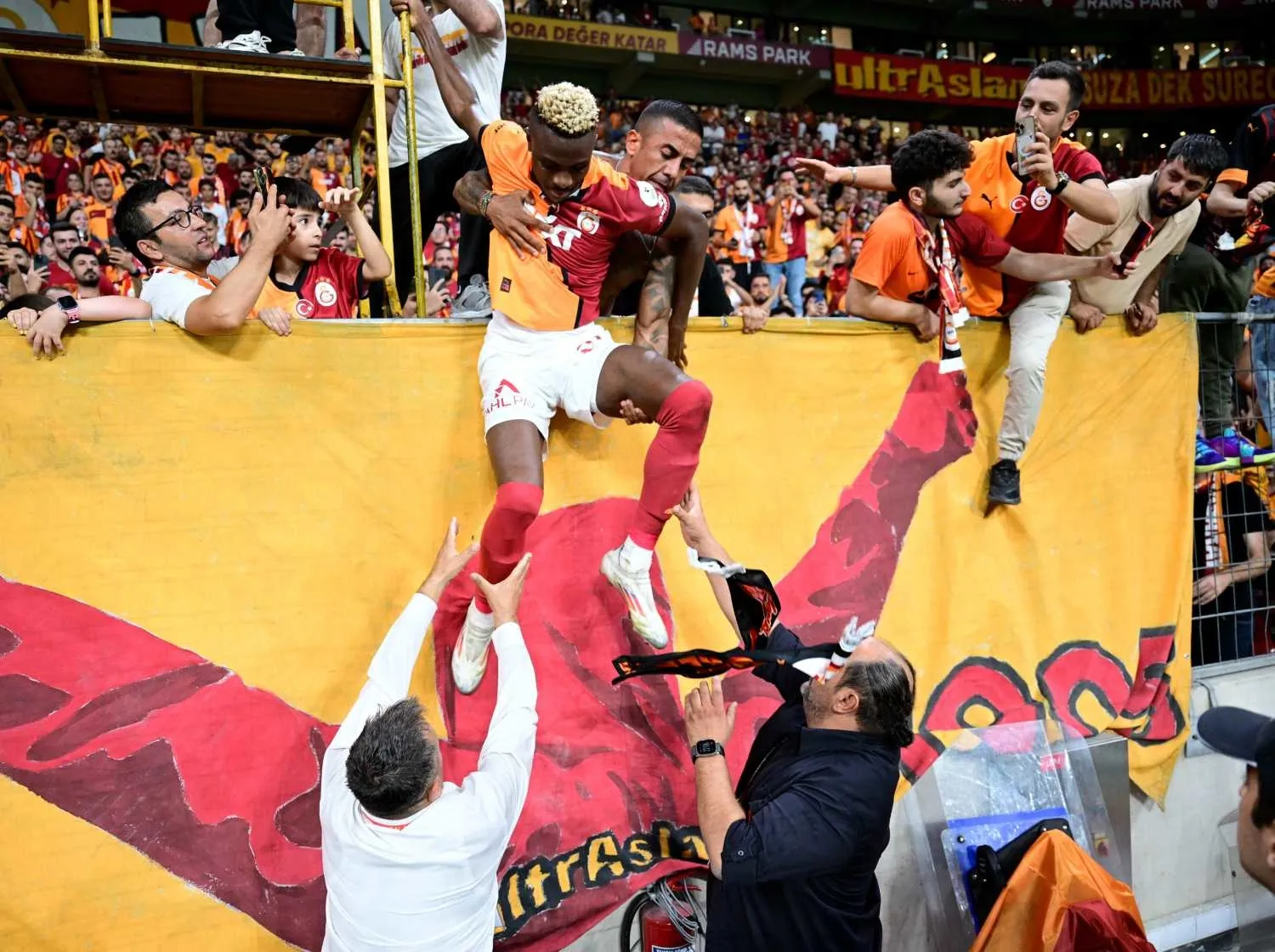 Galatasaray Victor Osimhen için geri sayımda! Tarihe geçecek adım - 11