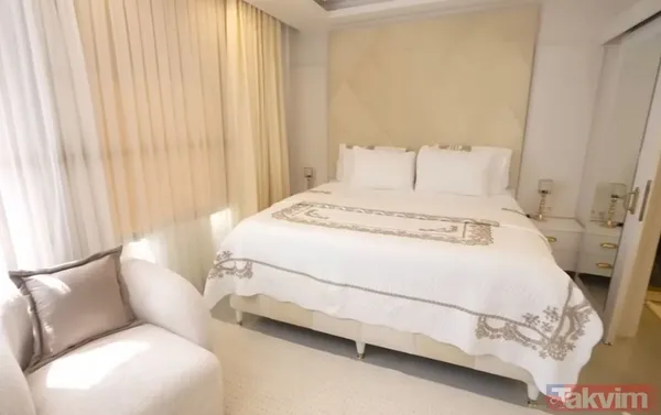 Yatak Odası Didem Kınalı'nın Yatak Odası Da Tıpkı Evin Diğer Bölümleri Gibi Beyaz Renk Ağırlıklı.