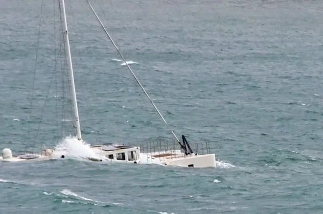 Bodrum'da şiddetli fırtına 8 milyon liralık lüks tekneyi alabora etti