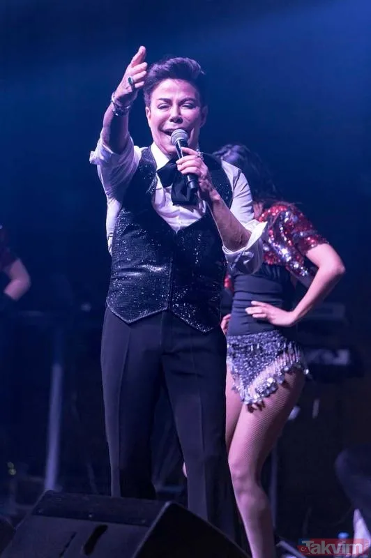 Fatih Ürek son yolculuğuna uğurlanıyor: Sevenleri tabutunun başında gözyaşlarına boğuldu - 5