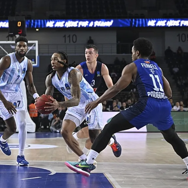 Telekom galibiyeti tattı