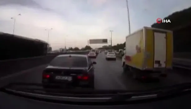 E-5'i birbirine kattı! Lüks otomobilli maganda kamerada
