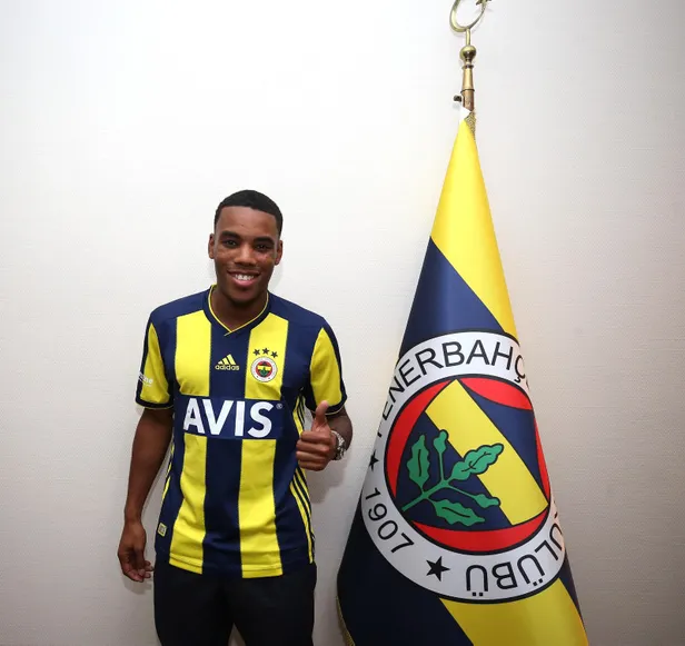 rekor-bonservis-bedeliyle-satilmisti-galatasaray-ve-fenerbahcenin-eski-yildizini-turkiyeye-geri-getirdiler-1692699241862.jpg Galatasaray ve Fenerbahçe'nin eski yıldızını Türkiye'ye geri getirdiler! Rekor bonservis bedeliyle satılmıştı!-4