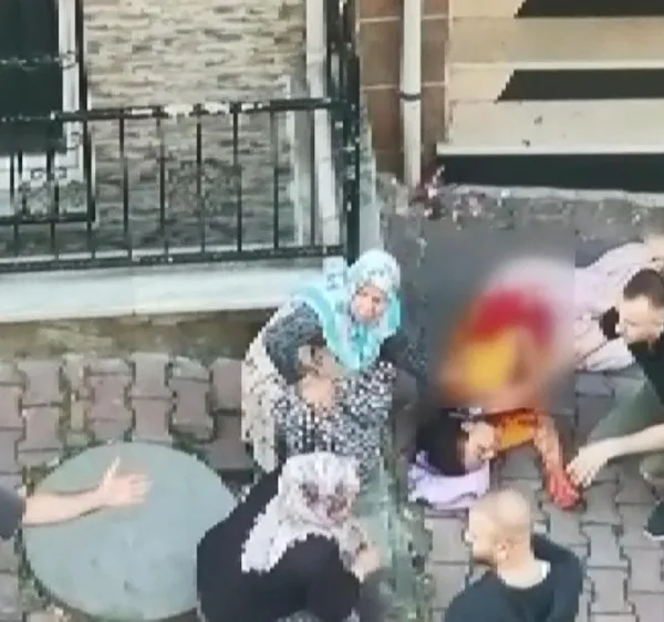 esenyurtta-annesini-bicaklayan-kiz-tutuklandi-o-anlar-kamerada-1655201846323.jpg Esenyurt'ta annesini bıçaklayan kız tutuklandı! O anlar kamerada-2