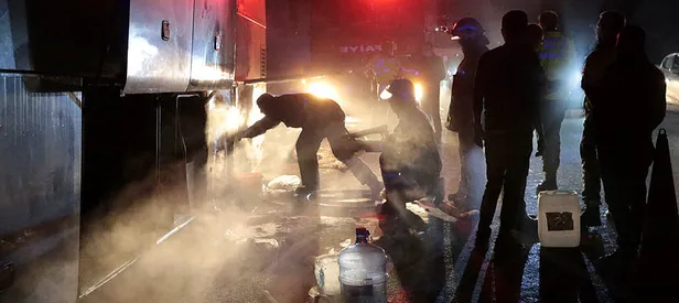 Lastiği patlayıp yoluna devam eden otobüste yangın