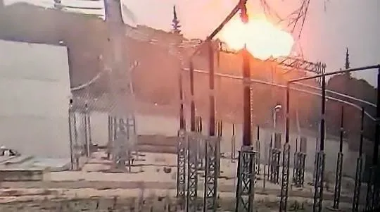 bursadaki-ucak-kazasinin-yeni-goruntusu-380-bin-voltla-gelen-olum-1670225883439.jpeg Bursa'daki uçak kazasının yeni görüntüsü: 380 bin voltla gelen ölüm-5