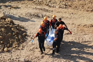 Denizli’de inşaat kazısında göçük altında kalan kepçe operatörü can verdi