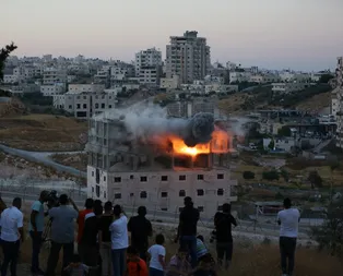 Bu nasıl kin? İsrail Doğu Kudüste Filistinlilere ait binayı patlayıcıyla yıktı
