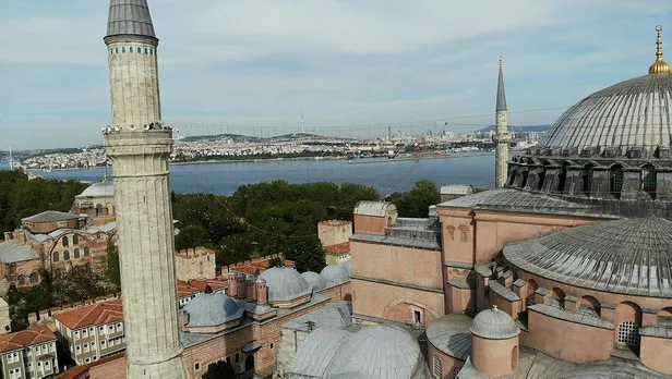 86 yıl sonra ibadete açılan Ayasofya Camii mahya ile buluştu!-5