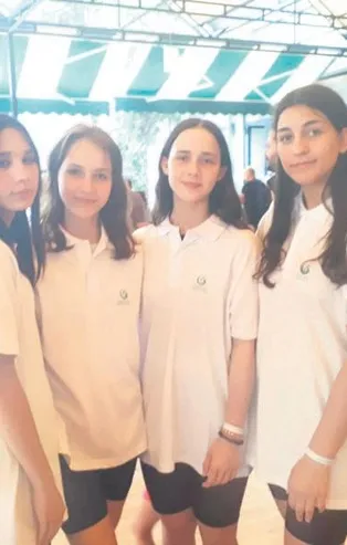 Emine Erdoğan öncülüğünde kurtarılan bin Ukraynalı çocuk Emine Erdoğan'a teşekkür etti