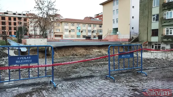 İstanbul'da faciadan dönüldü! Avcılar Denizköşkler İlkokulu'nun bahçe duvarı çöktü - 8