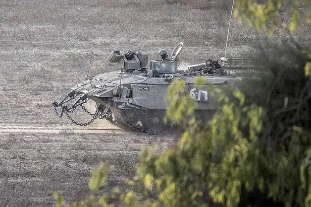 CANLI TAKİP | İşgalci İsrail Gazze'ye 24 gündür ölüm yağdırıyor! Havadan karadan denizden her yerden bombalıyor-11