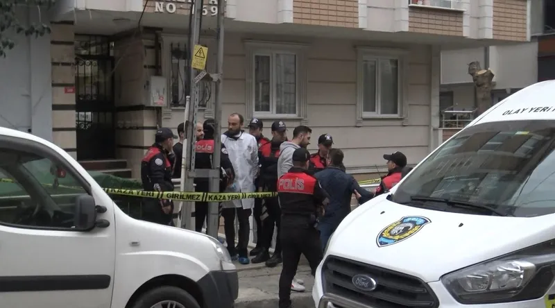 Avcılar’da dehşet: 3 çocuğunun annesini çocuklarının gözü önünde öldürdü-2